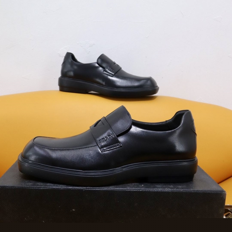 Pra*a leather shoes